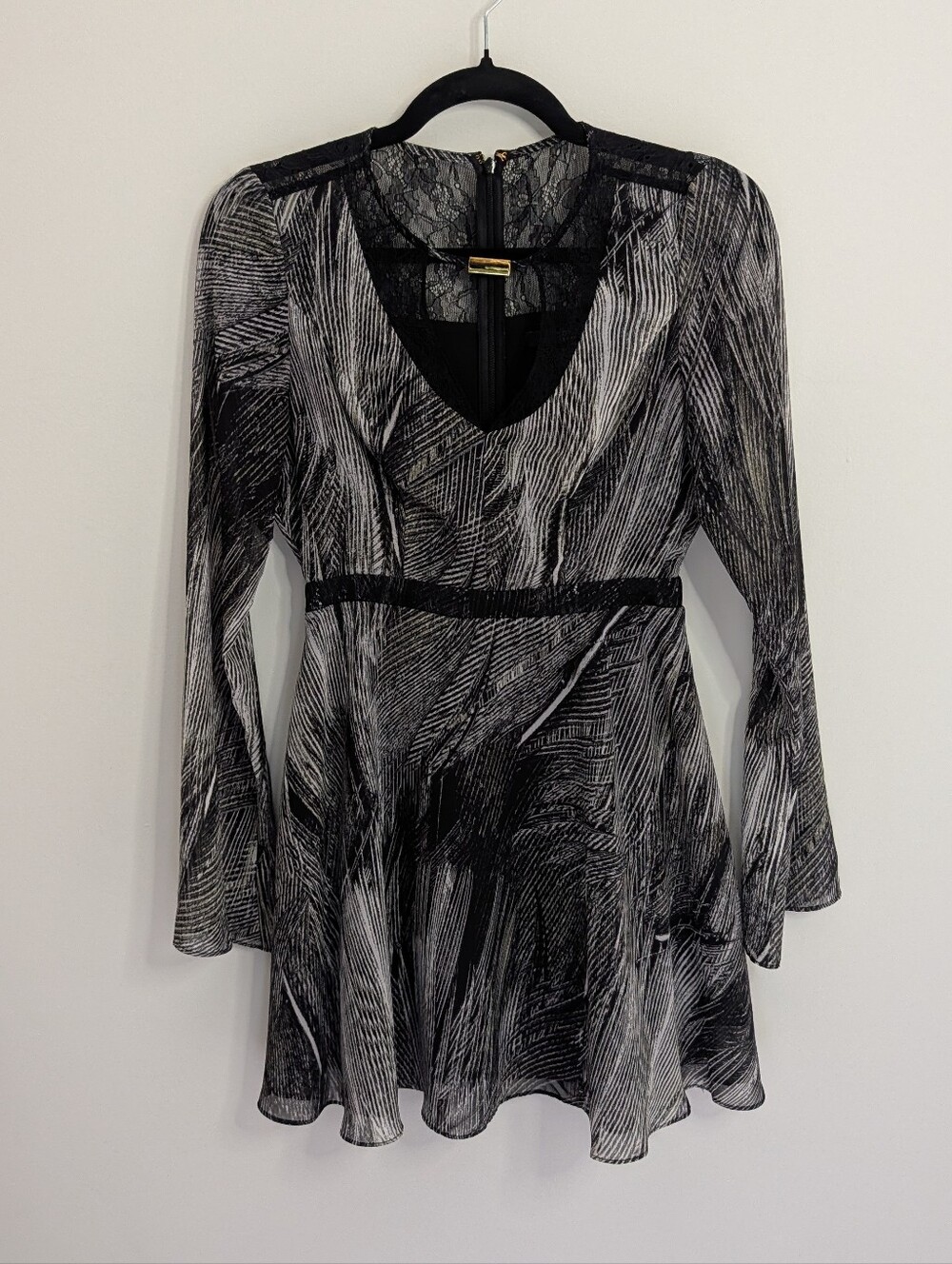 Guess Black Long Sleeve Fit and Flare Dress Size 0 - Picture 1 of 12